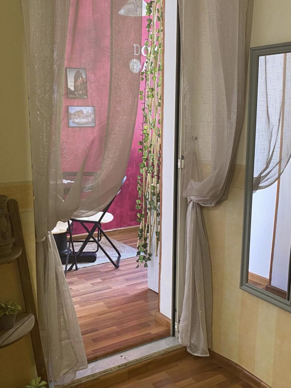 Domus Annia Guest House, The Amazing Colosseum Rome Exterior photo