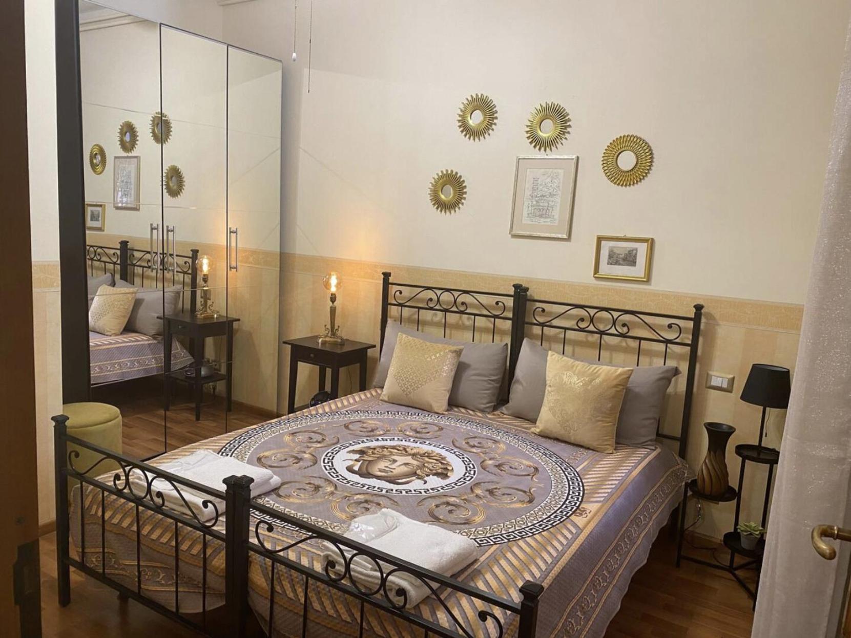 Domus Annia Guest House, The Amazing Colosseum Rome Exterior photo